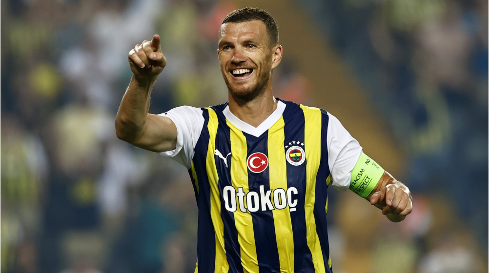 CHUTOGEL - Dzeko: Pahlawan Fenerbahce dalam Kemenangan 2-0