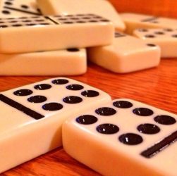 Domino gaple vs domino qiu qiu, apa bedanya?